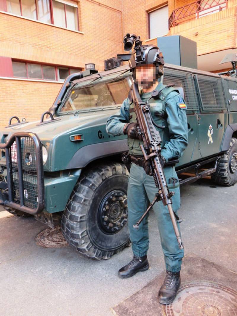 GAR de la Guardia Civil: ametralladora media durante un ejercicio