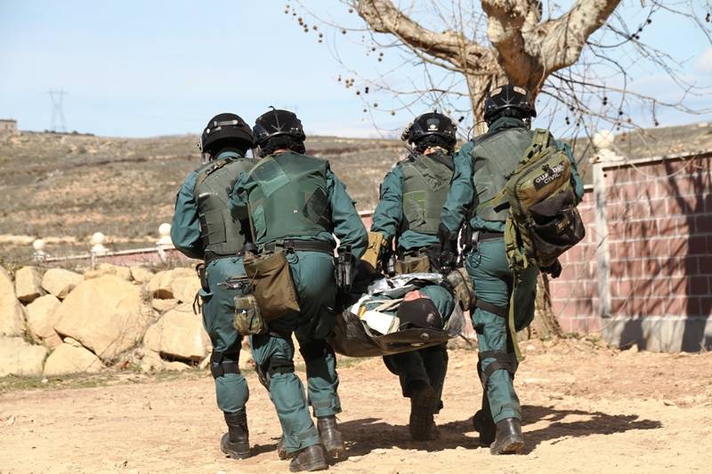 GAR de la Guardia Civil: evacuación de heridos en una zona de riesgo