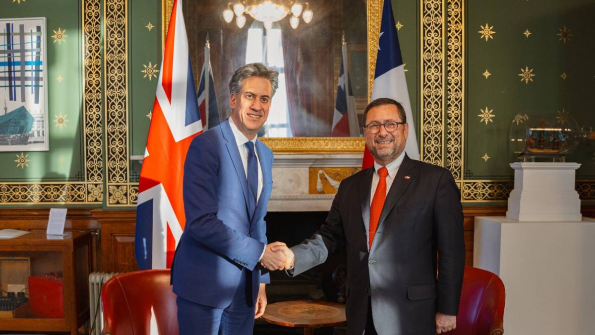 Cancilleres de ambos países, Francisco Pérez Mackenna y Ed Miliband.